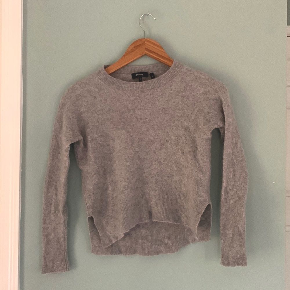 THEORY 100% Cashmere Crop Gray Sweater listed size Small - fits like an XS